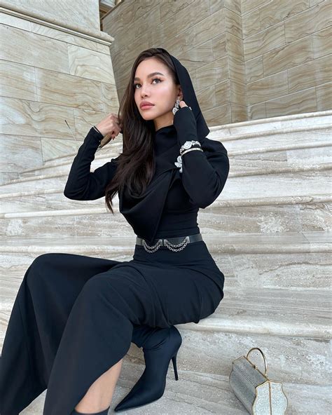 10 Cool Glam OOTDs of Filipina Royal Heiress KC .